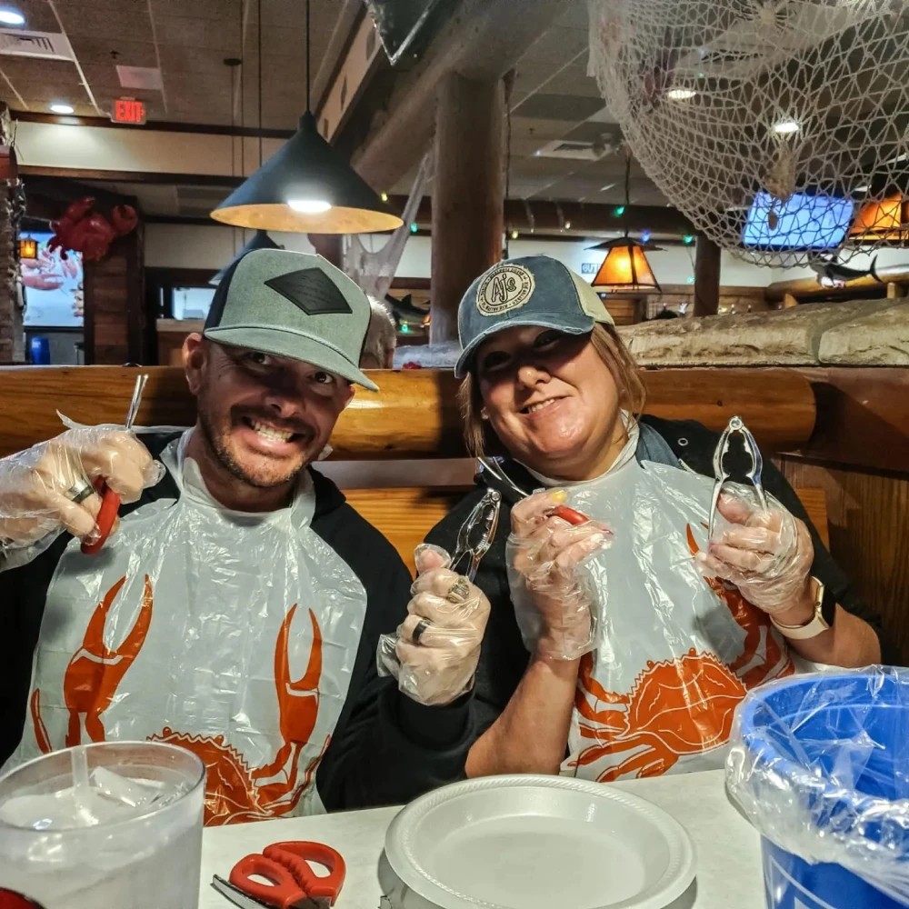 the juicy crab restaurant customers